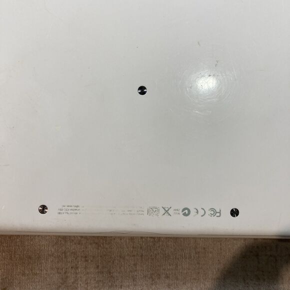 VTG Apple MacBook A1181 13" 2008 Laptop OSX 10.6 4GB  120GB Battery Tested Works - Picture 8 of 9